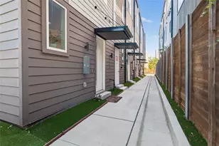 2102 N Prairie Ave, Dallas, TX 75204 - Photo 32