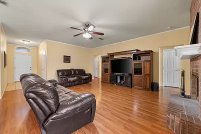 1209 Meadow Glen, Crowley, TX 76036 - Photo 4