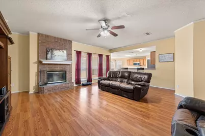 1209 Meadow Glen, Crowley, TX 76036 - Photo 6