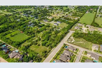 1000 Silver Creek Drive, DeSoto, TX 75115 - Photo 4