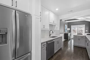 8723 Glencrest Ln, Dallas, TX 75209 - Photo 12