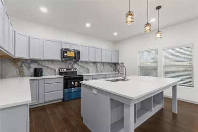 1207 E Russell Avenue, Carrollton, TX 75006 - Photo 12