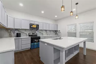 1207 E Russell Ave, Carrollton, TX 75006 - Photo 12