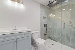 1207 E Russell Ave, Carrollton, TX 75006 - Photo 18