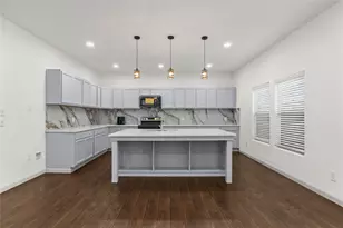 1207 E Russell Ave, Carrollton, TX 75006 - Photo 10