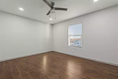 1207 E Russell Avenue, Carrollton, TX 75006 - Photo 16