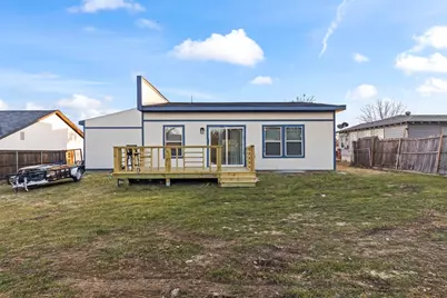 1207 E Russell Avenue, Carrollton, TX 75006 - Photo 22