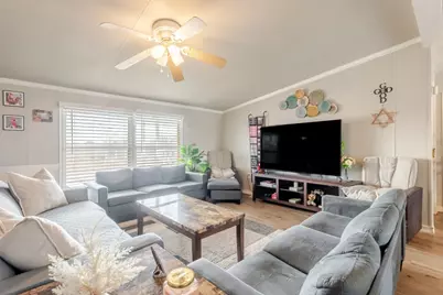 5206 Buttercup Court, Granbury, TX 76049 - Photo 4