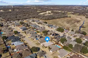 4207 Fox Ct, Arlington, TX 76001 - Photo 6