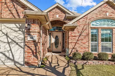 4207 Fox Court, Arlington, TX 76001 - Photo 4