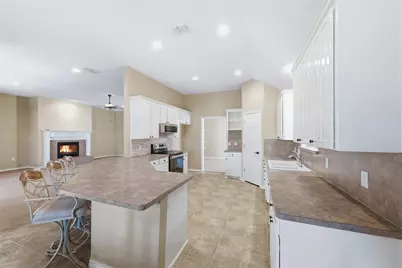 4207 Fox Court, Arlington, TX 76001 - Photo 8