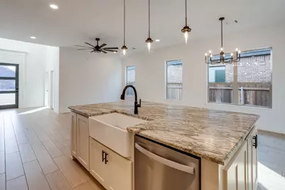 915 Boston Lane, River Oaks, TX 76114 - Photo 10