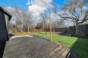 801 S Hampton Rd, Crowley, TX 76036 - Photo 20