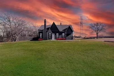 801 S Hampton Road, Crowley, TX 76036 - Photo 2