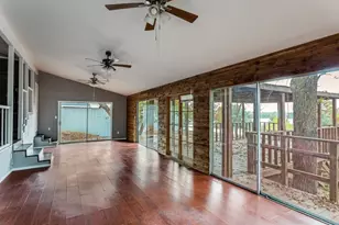 1612 Woodview Dr, Alvarado, TX 76009 - Photo 10