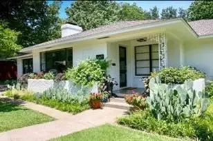 6423 Dunstan Ln, Dallas, TX 75214 - Photo 2
