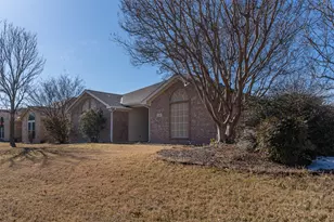 737 Summercrest Blvd, Burleson, TX 76028 - Photo 4