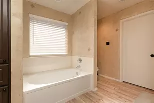 737 Summercrest Blvd, Burleson, TX 76028 - Photo 24