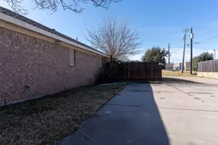 737 Summercrest Blvd, Burleson, TX 76028 - Photo 34