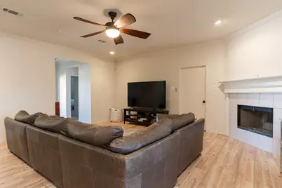 737 Summercrest Boulevard, Burleson, TX 76028 - Photo 8