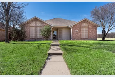 737 Summercrest Boulevard, Burleson, TX 76028 - Photo 1