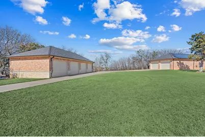 208 Highpoint Circle, Valley View, TX 76272 - Photo 4