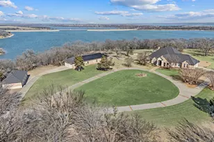 208 Highpoint Cir, Valley View, TX 76272 - Photo 2