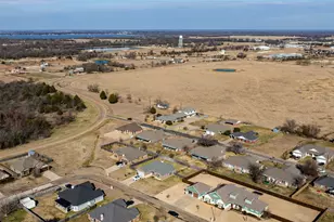 417 W Andrew Dr, Mabank, TX 75147 - Photo 32