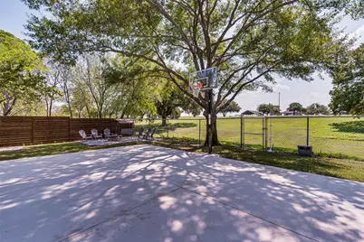 1924 E Shady Grove Road, Irving, TX 75060 - Photo 22