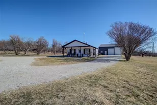 825 Co Rd 3655, Paradise, TX 76073 - Photo 28