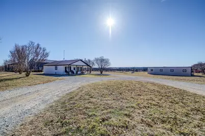 825 County Road 3655, Paradise, TX 76073 - Photo 34