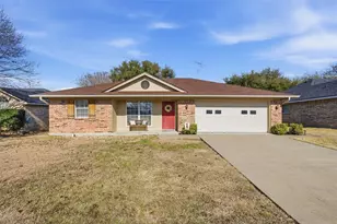115 Trinity St, Hillsboro, TX 76645 - Photo 2
