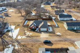 1305 12th St, Honey Grove, TX 75446 - Photo 34