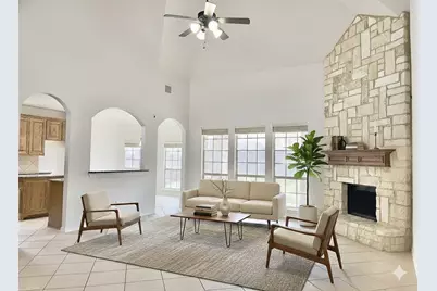 915 Hidden Lakes Drive, Cedar Hill, TX 75104 - Photo 4