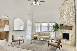 915 Hidden Lakes Dr, Cedar Hill, TX 75104 - Photo 4