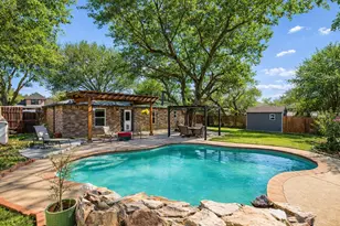 7301 Windcrest Ln, North Richland Hills, TX 76182 - Photo 14