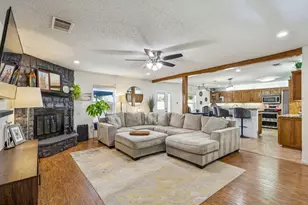 7301 Windcrest Ln, North Richland Hills, TX 76182 - Photo 4