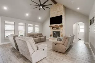 8895 Hutcheson Hill Rd, Springtown, TX 76082 - Photo 8