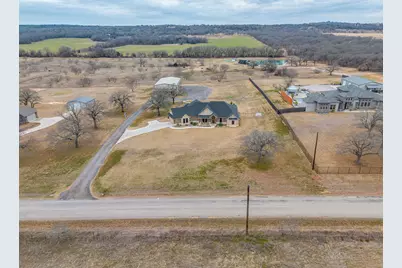 8895 Hutcheson Hill Road, Springtown, TX 76082 - Photo 4
