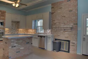 105 Country Green Ct, Weatherford, TX 76087 - Photo 14