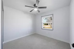 3922 Rainier St, Irving, TX 75062 - Photo 16