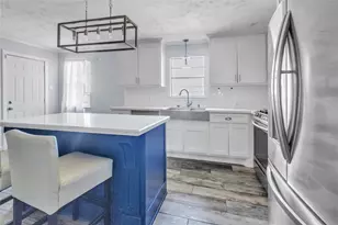 2848 Azalea Ln, Groves, TX 77619 - Photo 10