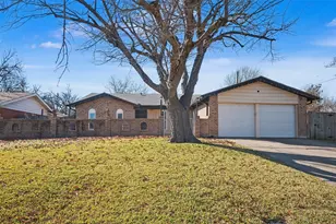 2002 Cottie Ln, Arlington, TX 76010 - Photo 1
