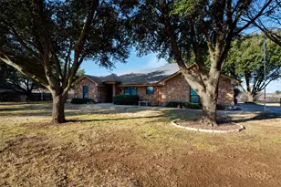 1716 Dove Ln, Crowley, TX 76036 - Photo 4