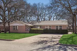 100 Oakhurst Dr, Hurst, TX 76053 - Photo 2