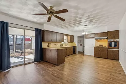 100 Oakhurst Drive, Hurst, TX 76053 - Photo 10