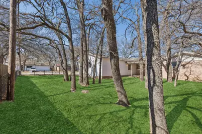 100 Oakhurst Drive, Hurst, TX 76053 - Photo 28