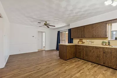 100 Oakhurst Drive, Hurst, TX 76053 - Photo 14