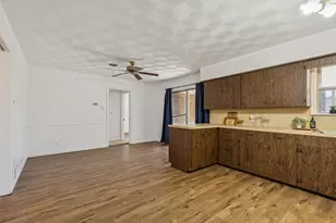 100 Oakhurst Dr, Hurst, TX 76053 - Photo 14