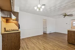 100 Oakhurst Dr, Hurst, TX 76053 - Photo 16